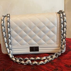 Beautiful Italian leather quilted shoulder bag w/gunmetal accents &  chain strap